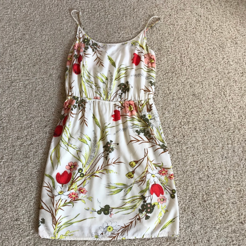 New, Stunning Lightweight & Fully Lined Dress!